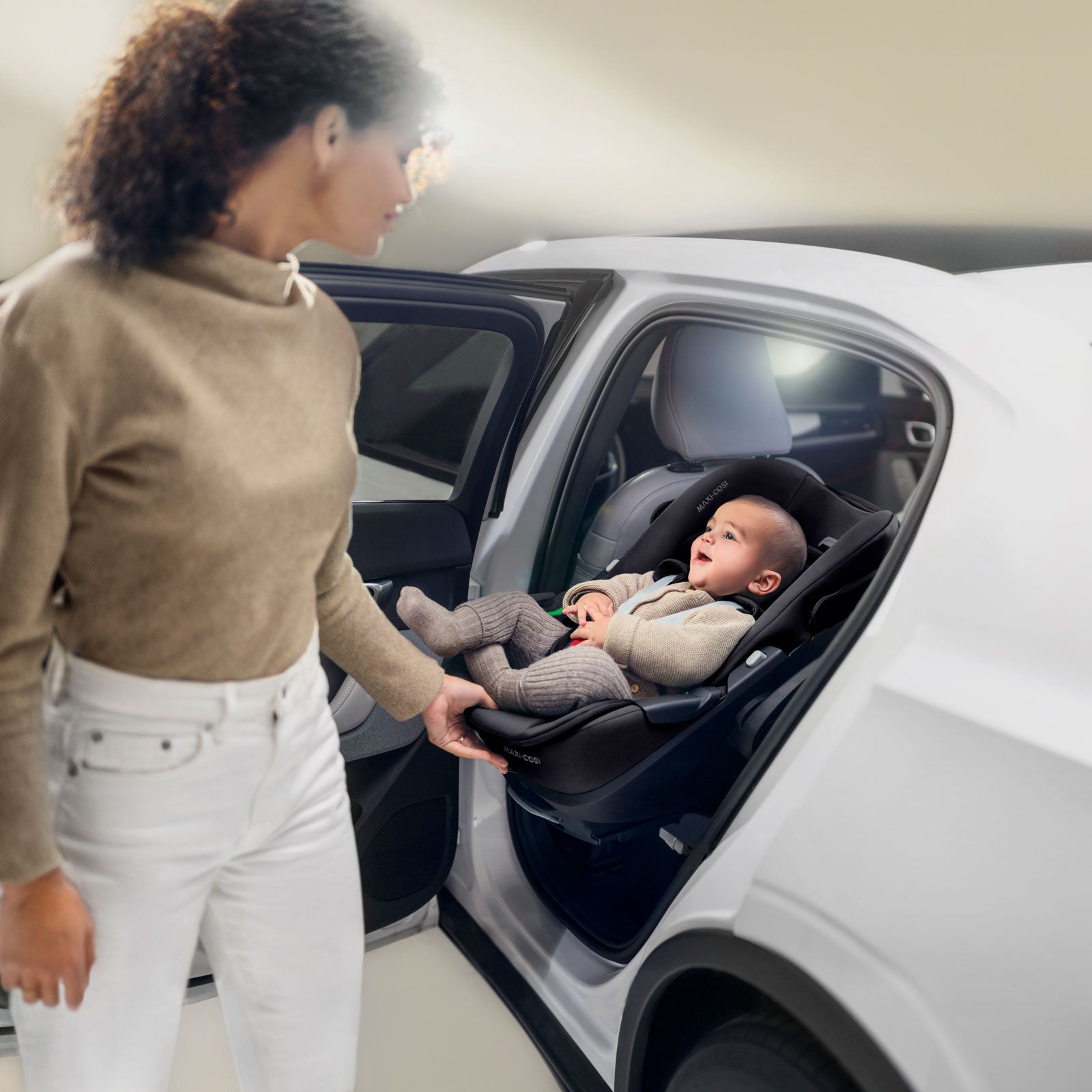 MAXI-COSI ペブル360 ブラック Amazon.co.jp: MAXI-COSI(マキシコシ) PEBBLE 360 ESSENTIAL BLACK